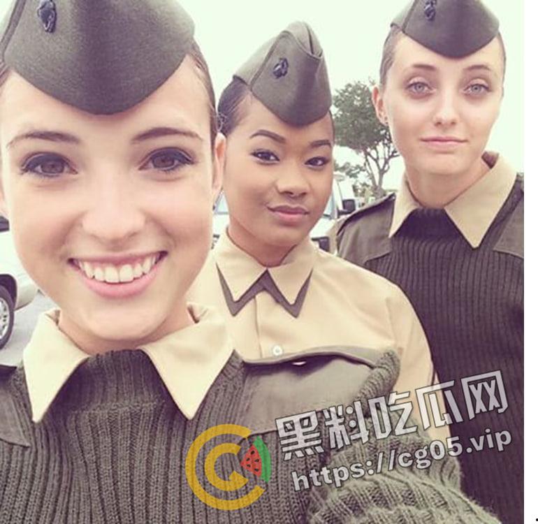 美国海军陆战队大洋妞反差婊 经受过部队专业训练的肉便器 我猜你的枪里没有子弹 因为已经被我榨干啦-3
