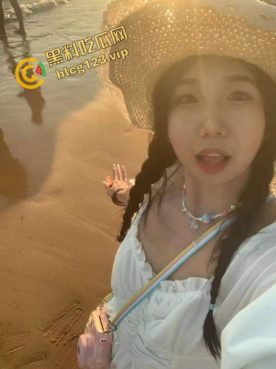 社交平台网聊真实曝光 18岁性感少女『许佳乐』裸聊卖视频 800就能包夜 原创流出 先看先撸!-11