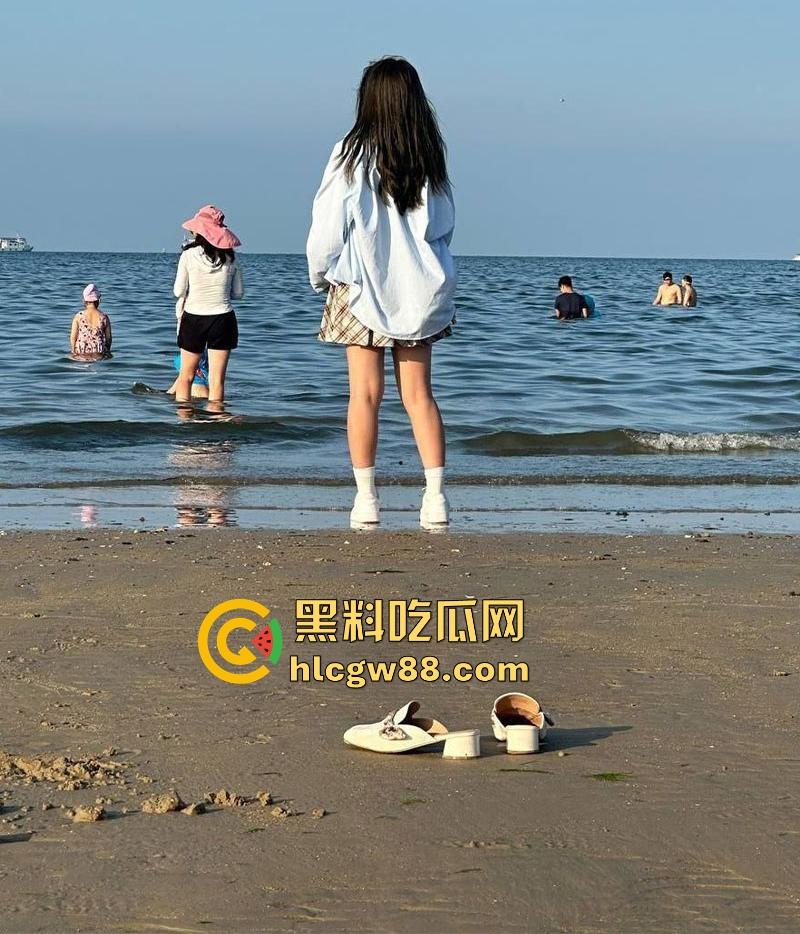 湖南衡阳极品学生妹【胡晓怡】自拍露点顶级诱惑 开房榨干男友还意犹未尽!-3