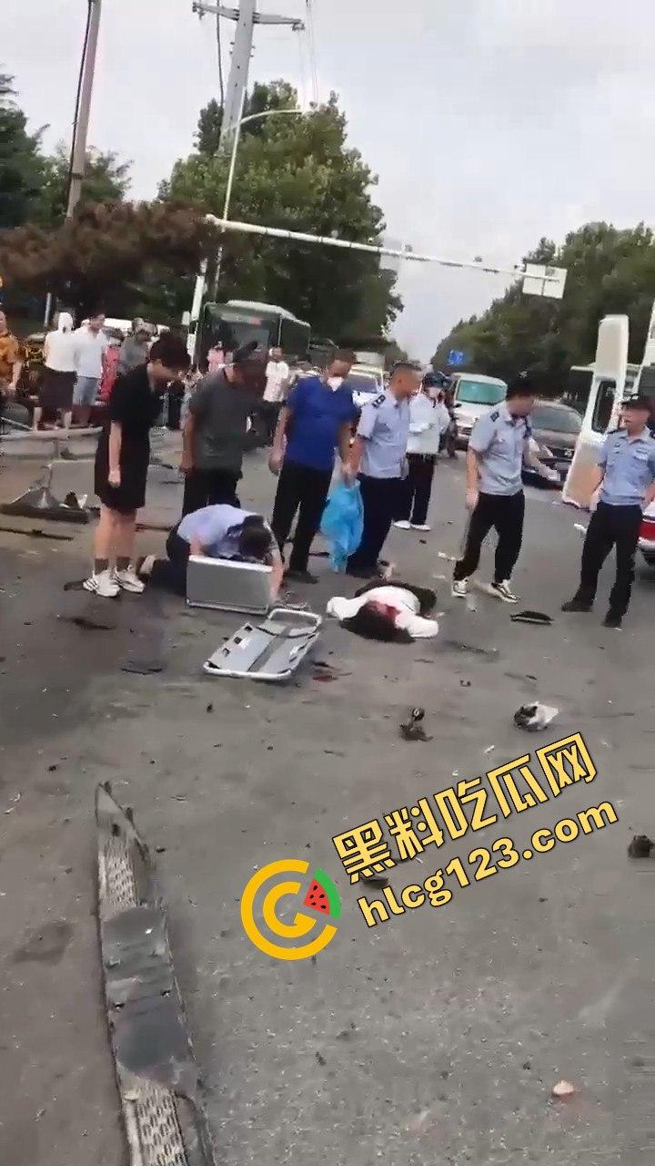 江苏泗洪惊魂一幕!男子送妹妹上学突发疾病,酿成悲剧!-12