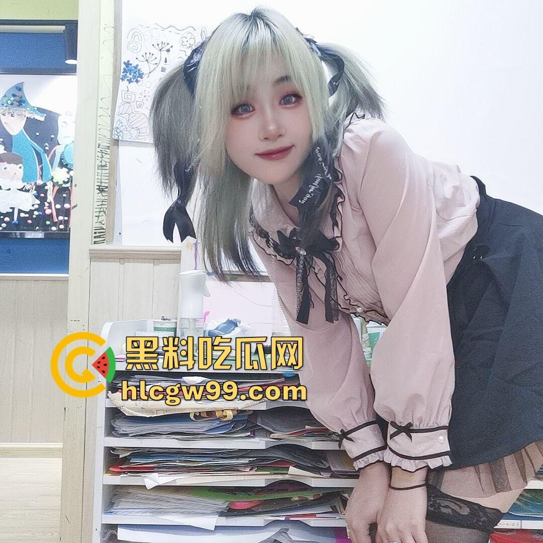 过年带女朋友做发型,换个颜色换种骚劲,看兄弟们能不能撸出来?新年新造型,连姿势都得玩点新花样!-7