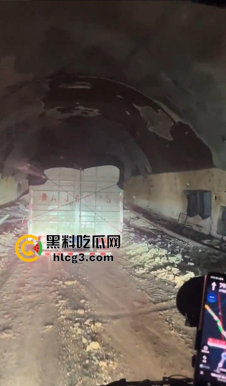 沪昆高速梧桐隧道货车追尾爆燃事故，官方通报2人死亡，网友质疑：‘烟雾如此严重，真的只有2人身故？-7