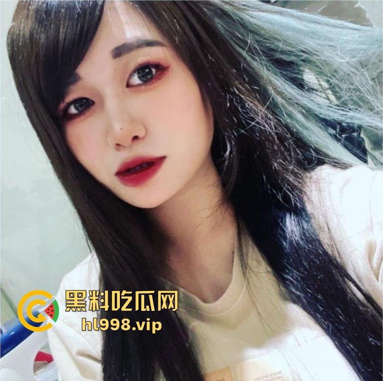 江阴极品人妻【黎萍】自拍骚照约炮,背着老公出轨被发现,私拍视频成国产区素材!-1