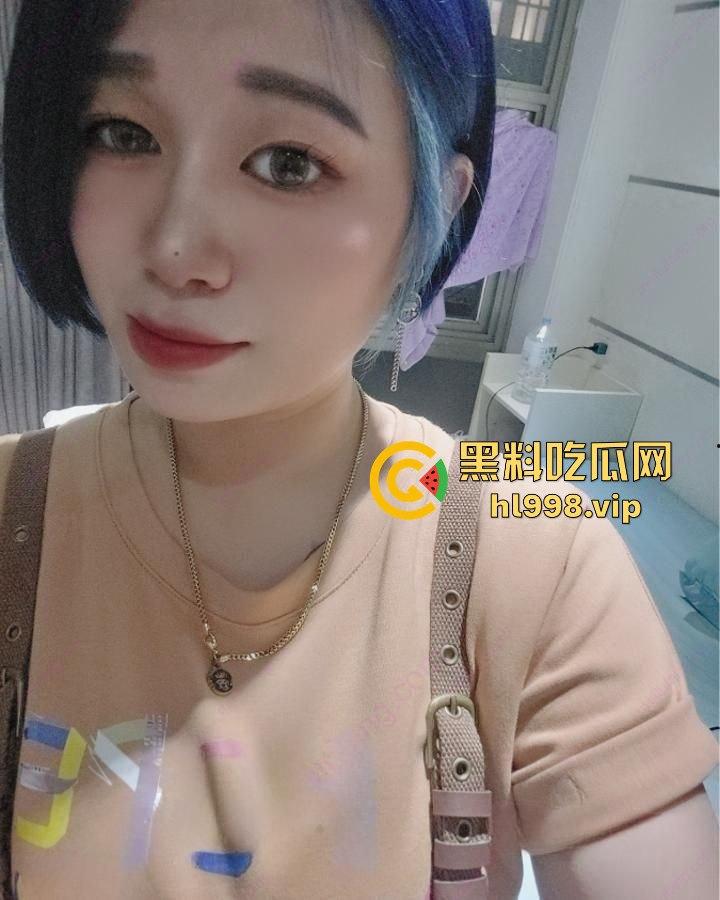 江阴极品人妻【黎萍】自拍骚照约炮,背着老公出轨被发现,私拍视频成国产区素材!-6