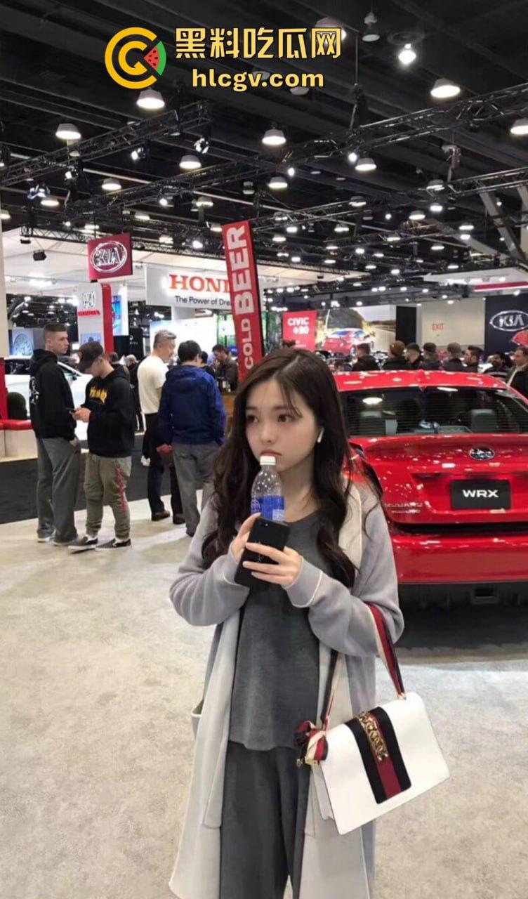 英国留学生【李苗天】不雅性爱自拍流出!和帅哥男友疯狂肉搏,尺度大到让人顶不住!-12