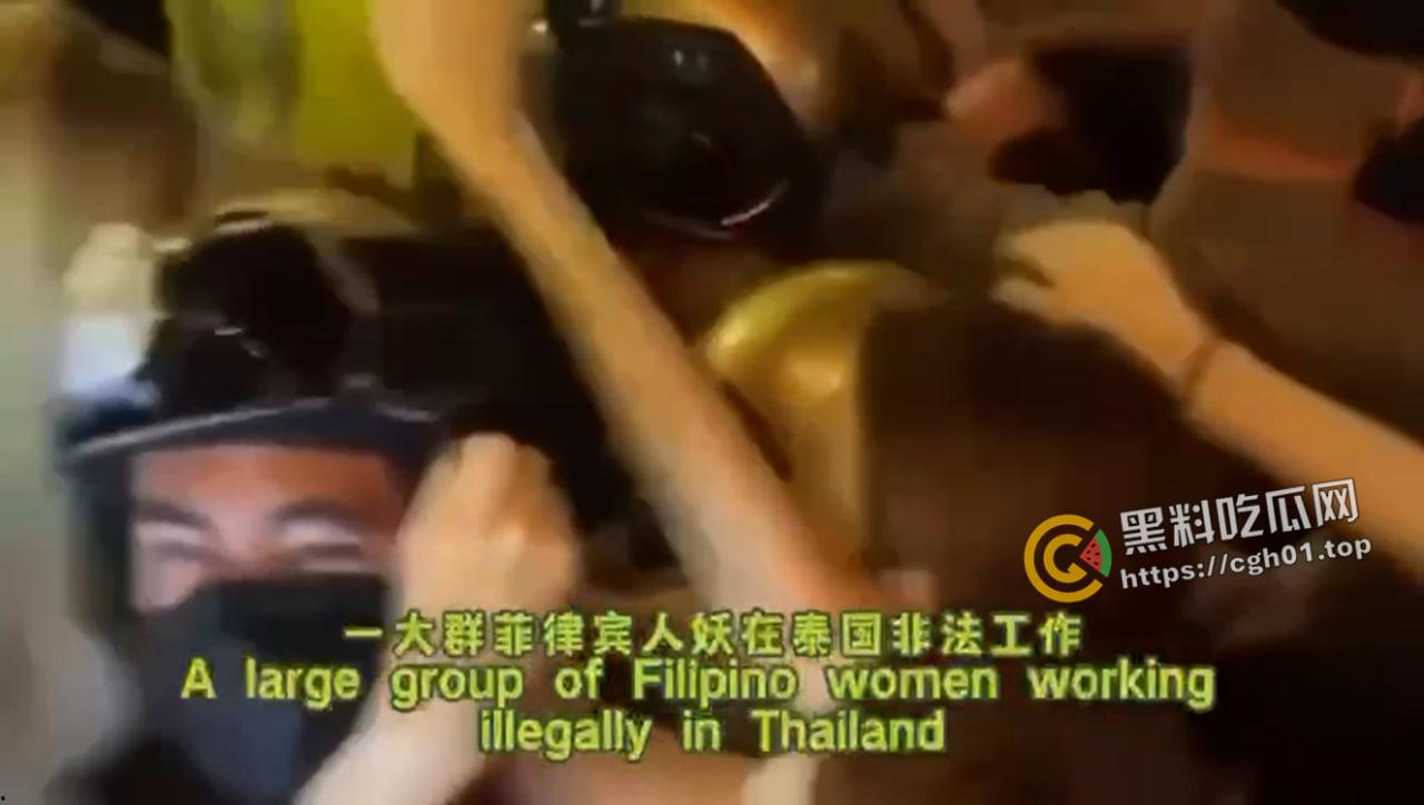 泰国爆发泰菲人妖大战！警察都拦不住 打到屌和奶子都乱飞 最后泰国人妖大胜 现场视频曝光-3