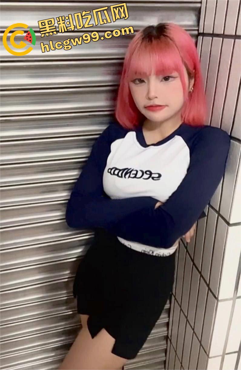 tiktok又纯又欲精神小妹【op_0315】镜头前演绎放荡人生，裸体自慰玩弄粉嫩骚穴-1