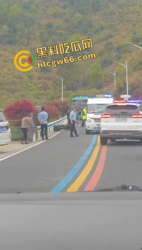 又一个浙江黑丝女骑『婷婷压不住弯』直接送命，男的没头盔女的逆行，当场出事，一人噶了！-11