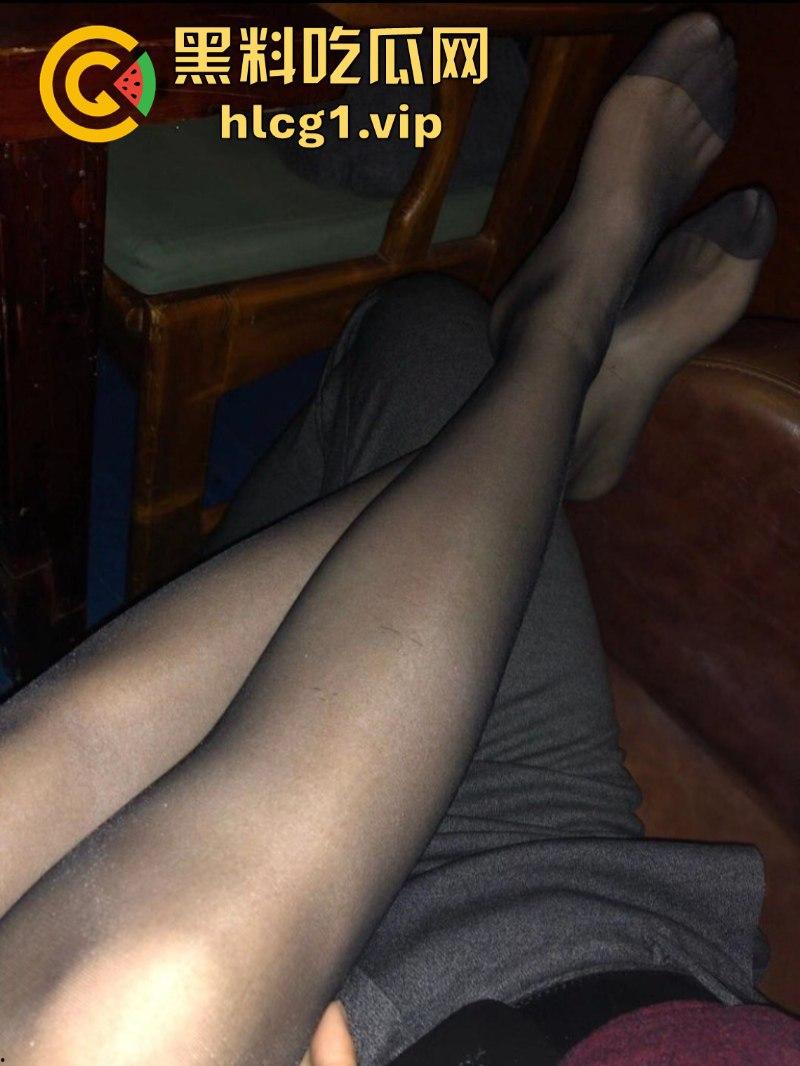 看看绿茶空姐【李丫丫】教你如何同时拿下男友和他爸!给男友看被他爸扯坏的丝袜-2