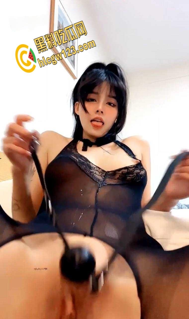 高颜值主播自慰抠逼,连体黑丝口球唾液拉丝,爆插喷水这不等着欠操吗!-2