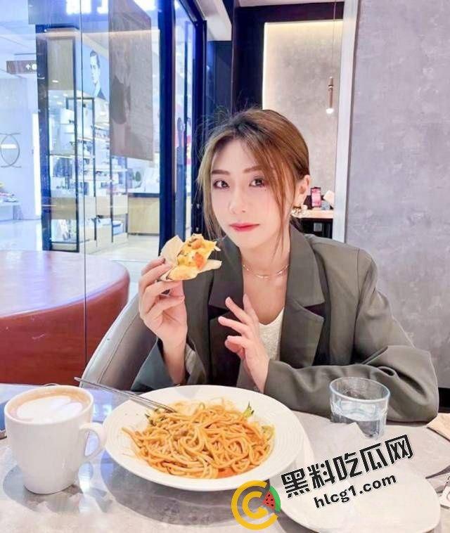 四川师范学院 女大学生『李欣颖』与炮友酒吧厕所口交 回酒店多体位爆操 性爱视频流出-3