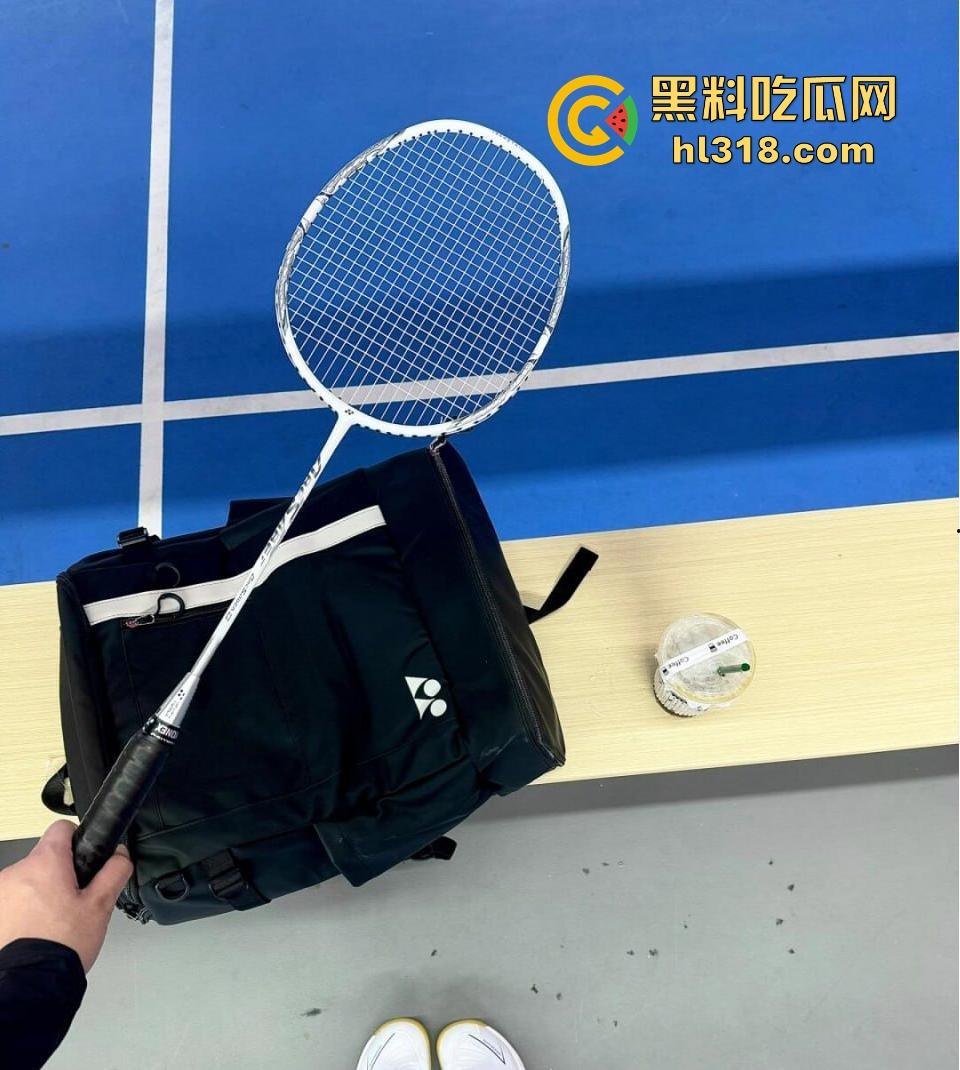 瓜友投稿！约炮深圳极品羽毛球教练，巨乳肥臀性感尤物，私下强化加练腰腹力量，她的课我也想上！-2