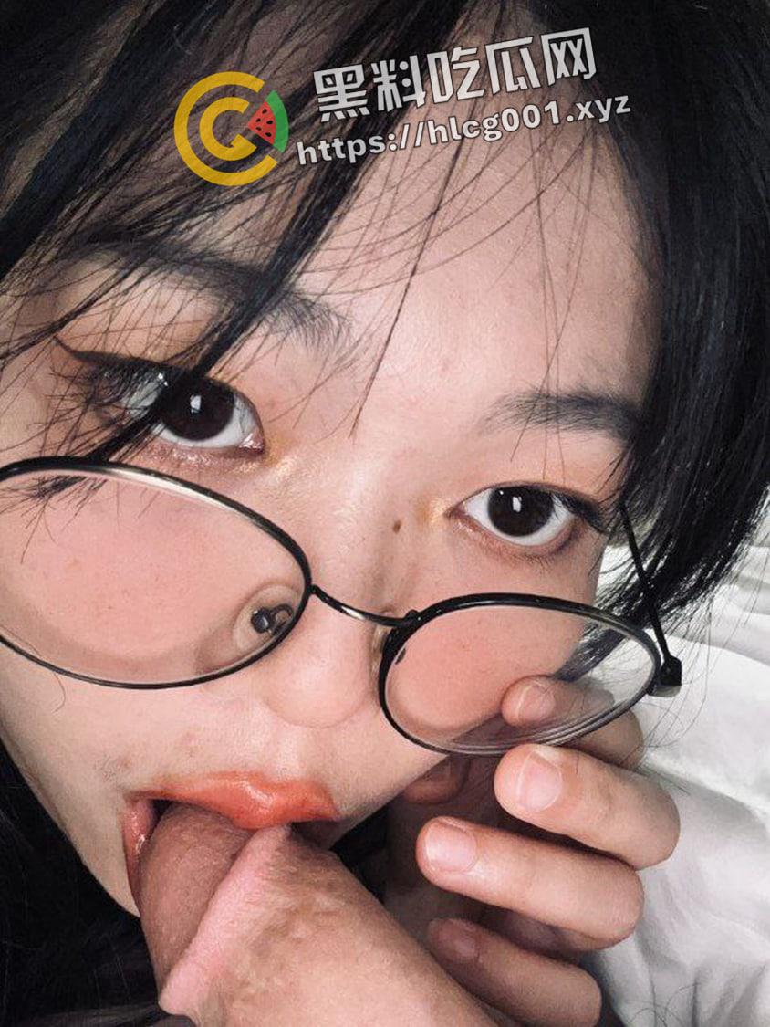 绝版资源!推特反差婊【siasiasia47】超爱吃几把的臭母狗 阿黑颜真的顶 全套资源独家整理-2