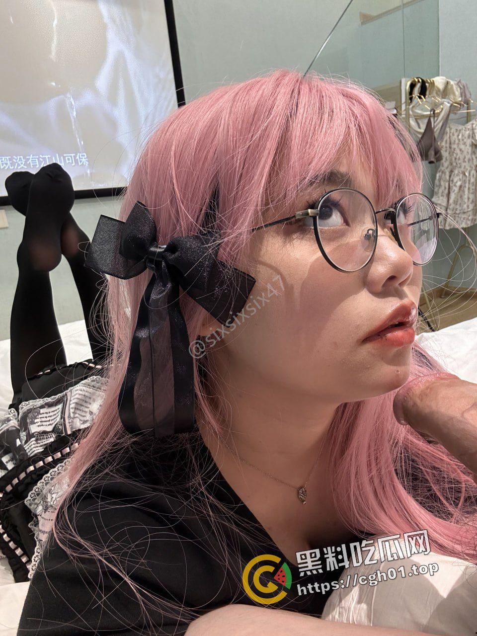 绝版资源!推特反差婊【siasiasia47】超爱吃几把的臭母狗 阿黑颜真的顶 全套资源独家整理-18