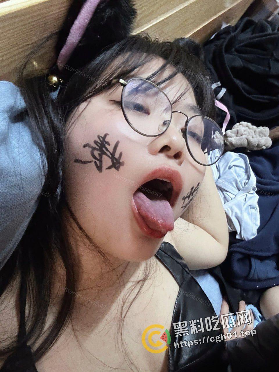 绝版资源!推特反差婊【siasiasia47】超爱吃几把的臭母狗 阿黑颜真的顶 全套资源独家整理-48