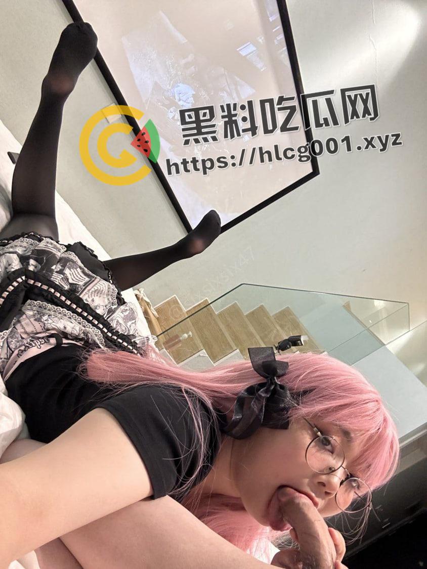 绝版资源!推特反差婊【siasiasia47】超爱吃几把的臭母狗 阿黑颜真的顶 全套资源独家整理-84