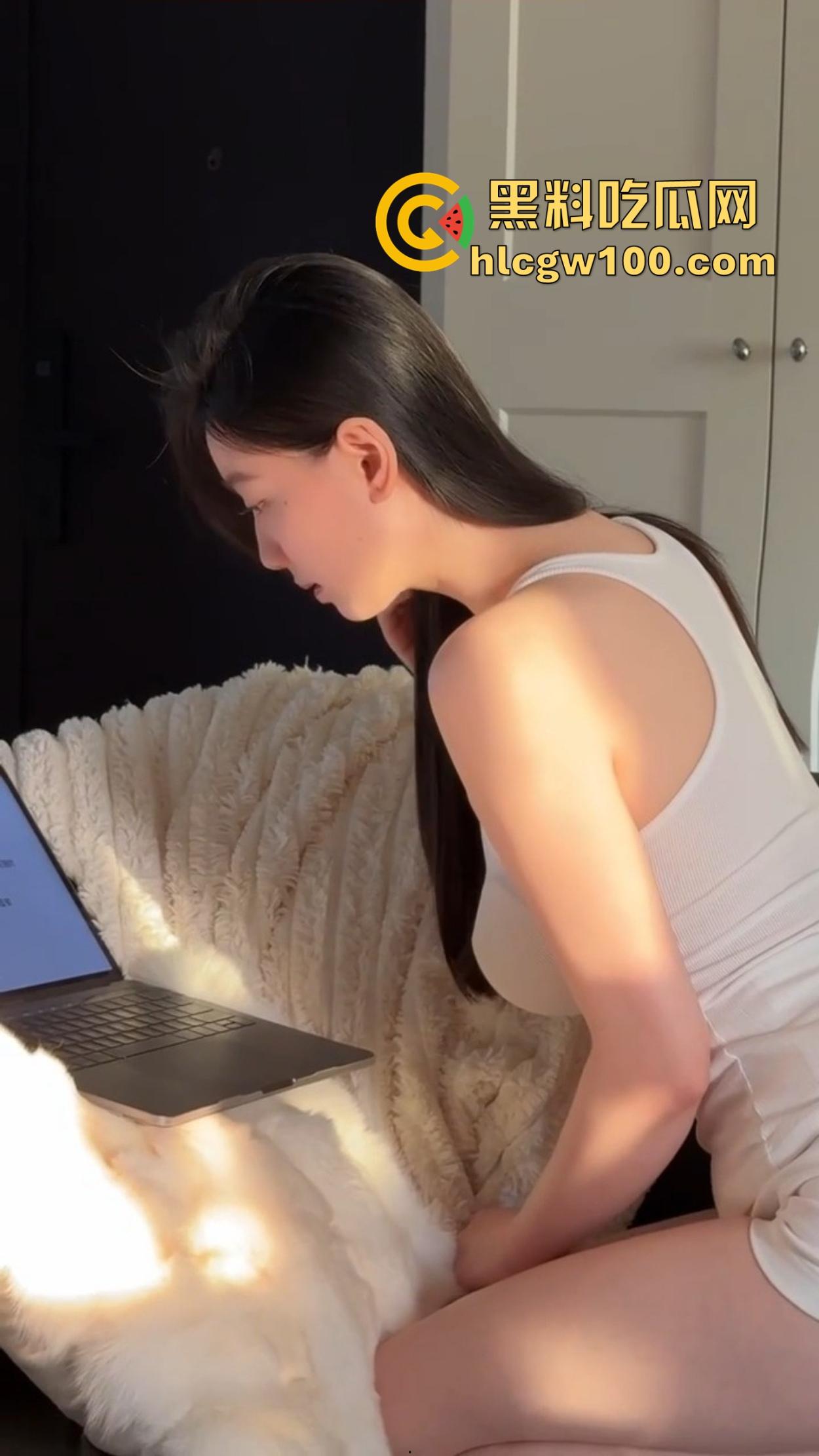 广州大学新闻与传播学院极品校花,渣男曝光超美粉鲍顶级肥臀,堪称天生性交名器,颜值身材全拉满!-6