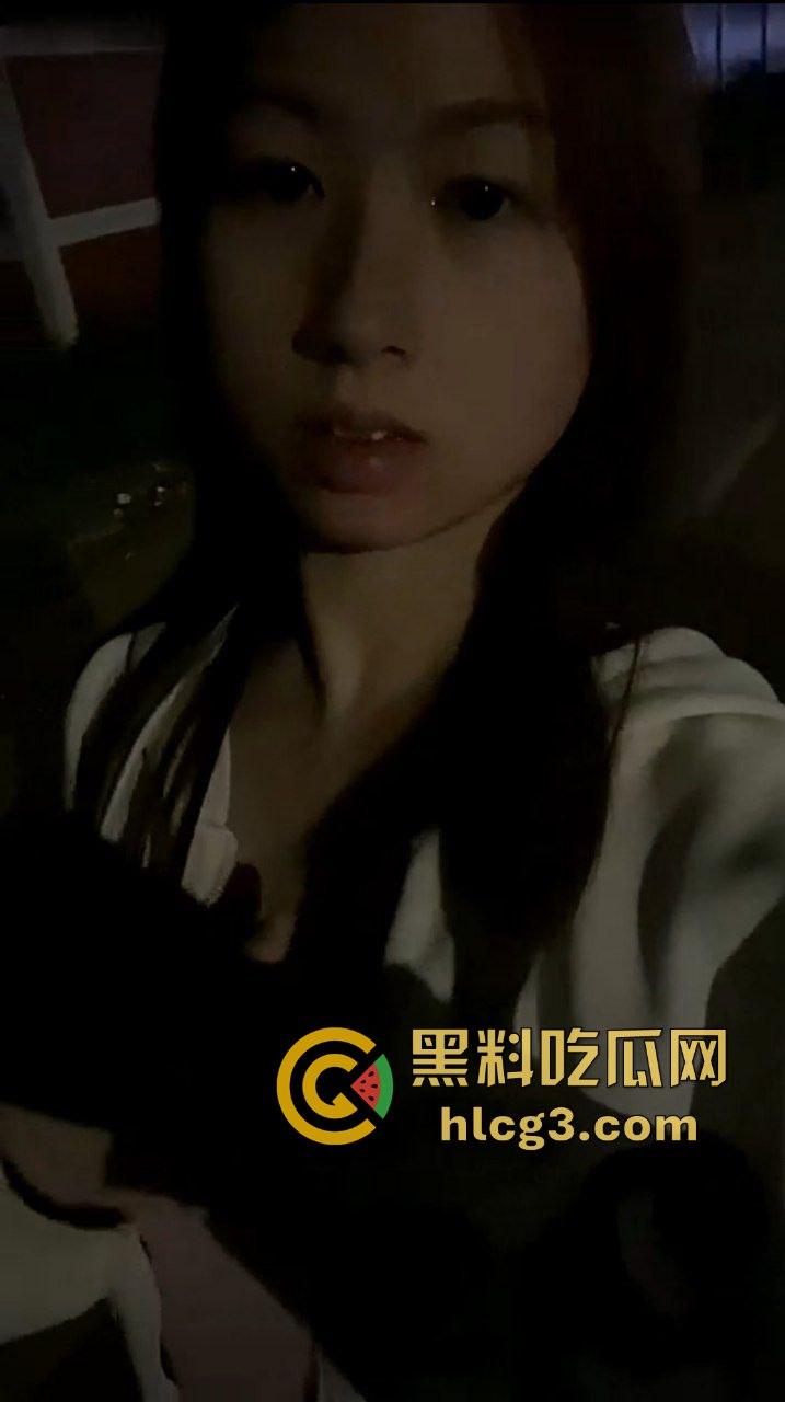 推特酷爱户外露出的母狗『欢欢』叫上闺蜜一起4P 口交露出爆操扇耳光全泄密流出-5