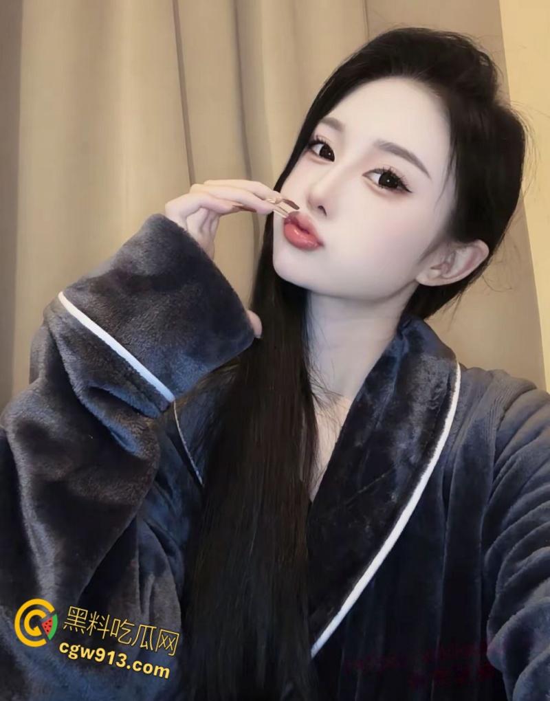 高颜值御姐【欧阳娜】,被金主包养卖逼捞金,无套爆操到高潮吐舌头,颜射一脸满脸享受!-1