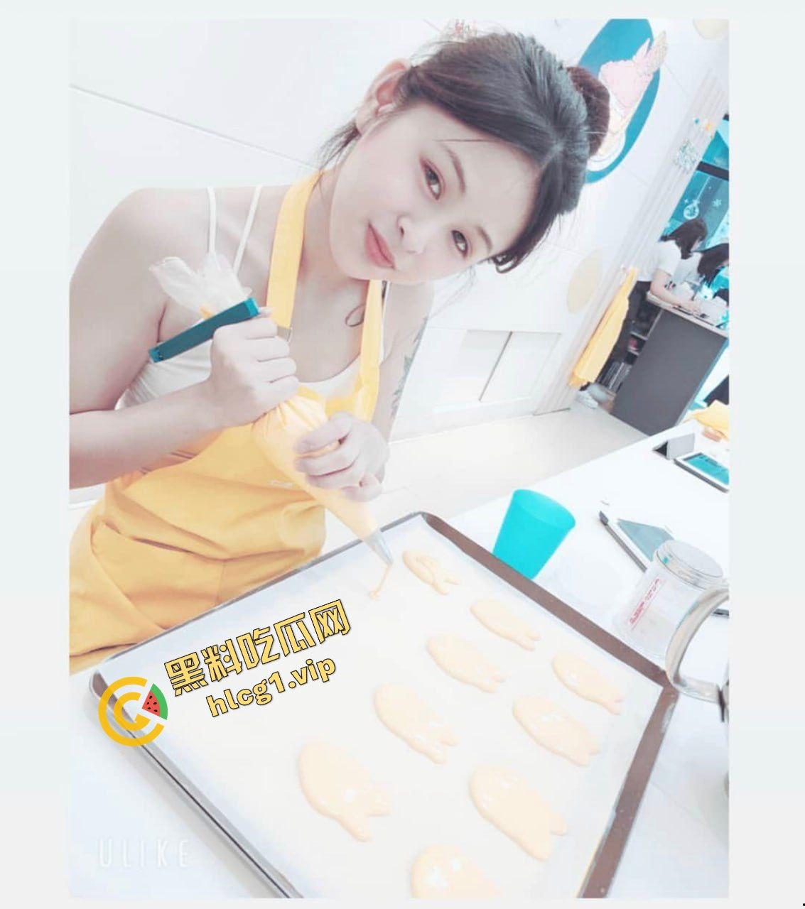 洛阳理工大学极品骚婊子『冯佩莹』尤物小炮台 粉逼贱脸 极致反差!-1