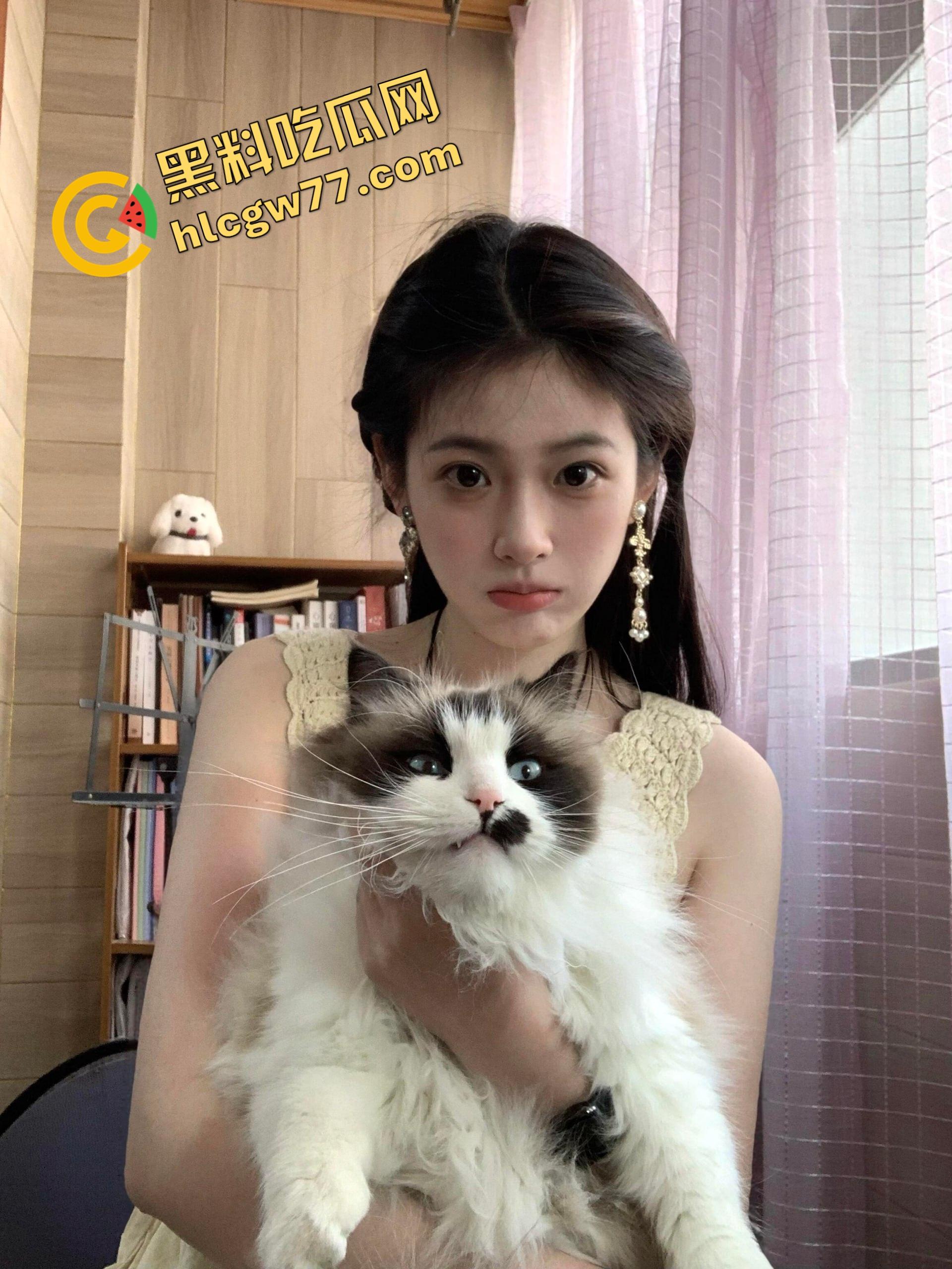 杭州『李雪莹』完成主人的任务,穿JK真空夹跳蛋,大街上五档起步,走到一半直接失禁边走边尿!-2