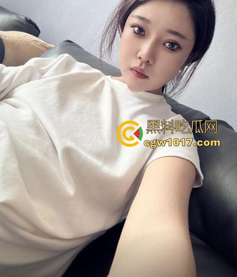 抖音巨乳熟女【冉】36E爆乳疯狂揉捏,粉嫩骚穴道具自慰,从贤妻良母到饥渴淫娃的反差,让人欲罢不能!-2