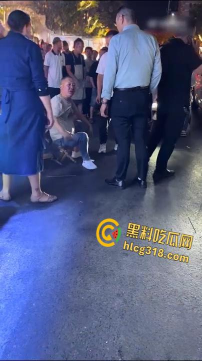 被打了9个耳光还被踹了一脚，男子全程未还手，这种情况能拿到多少赔偿呢？真是泼妇！-5