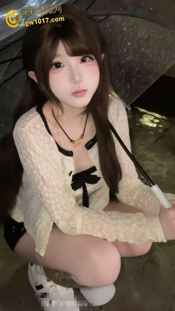 快手颜值主播【帅气的门牙】,线上1v1裸聊曝光,主动掰开骚穴自慰,每个动作都时刻挑逗着观众,诱惑感拉满!-3