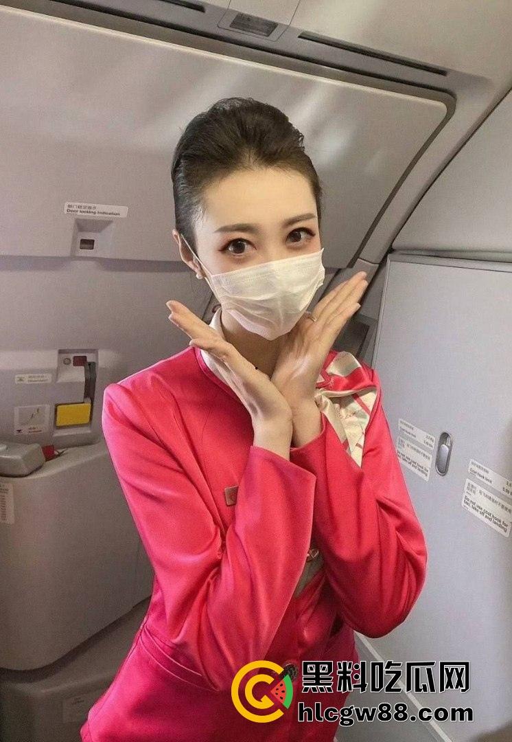 苏州少公子爆操海航空姐【刘媛媛】制服成情趣装,被按在酒店窗台疯狂后入,逼肿了还得给顾客倒饮料!-7