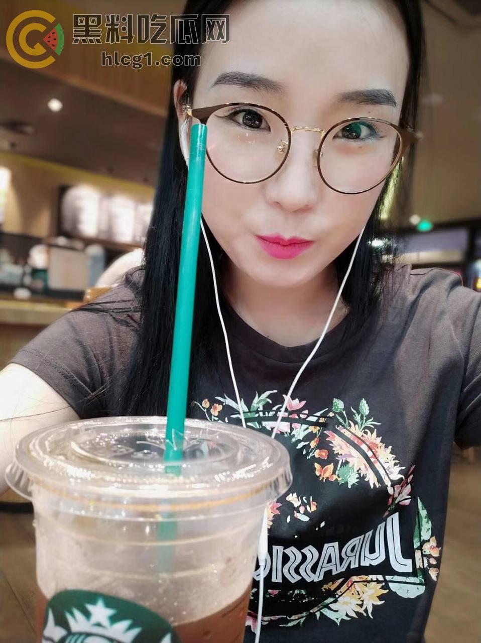 瓜友投稿:呼和浩特健身房拼多多3P女神「黄小芳」:风流成性,男浴3P、球员共欢,热爱3P!-9