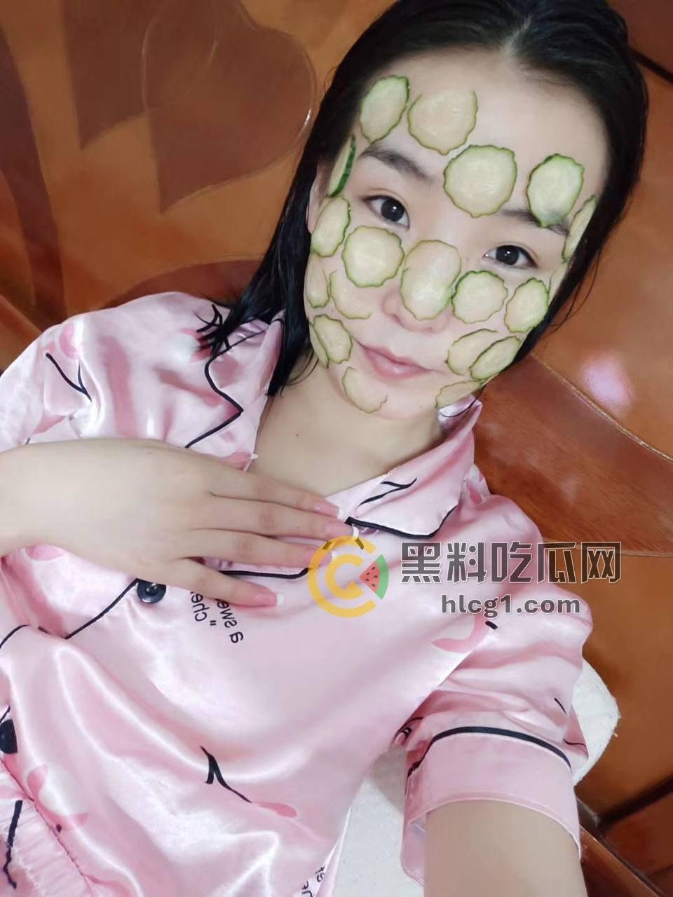 瓜友投稿:呼和浩特健身房拼多多3P女神「黄小芳」:风流成性,男浴3P、球员共欢,热爱3P!-14