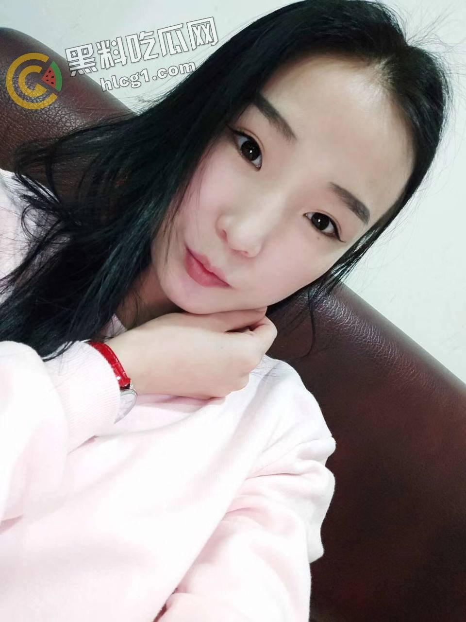 瓜友投稿:呼和浩特健身房拼多多3P女神「黄小芳」:风流成性,男浴3P、球员共欢,热爱3P!-15