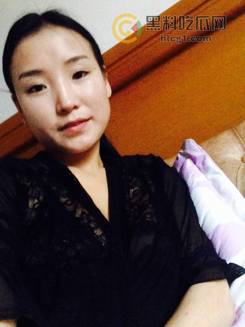 瓜友投稿:呼和浩特健身房拼多多3P女神「黄小芳」:风流成性,男浴3P、球员共欢,热爱3P!-18