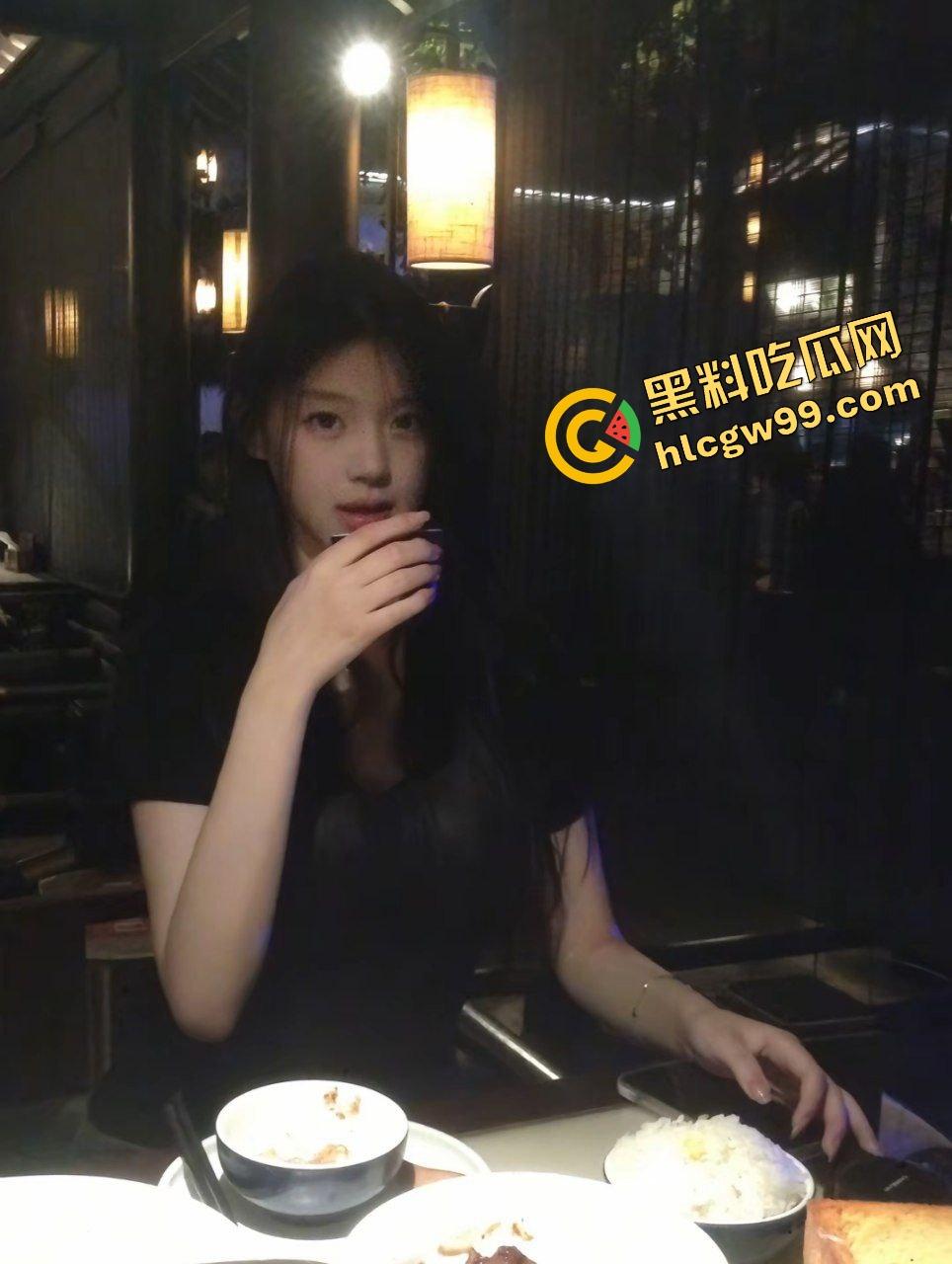 杭州滨江房地产销售骚鸡【方熙】为豪表大哥提供买房送逼，多场景各种后入猛操骚逼！独家曝光流出！-3