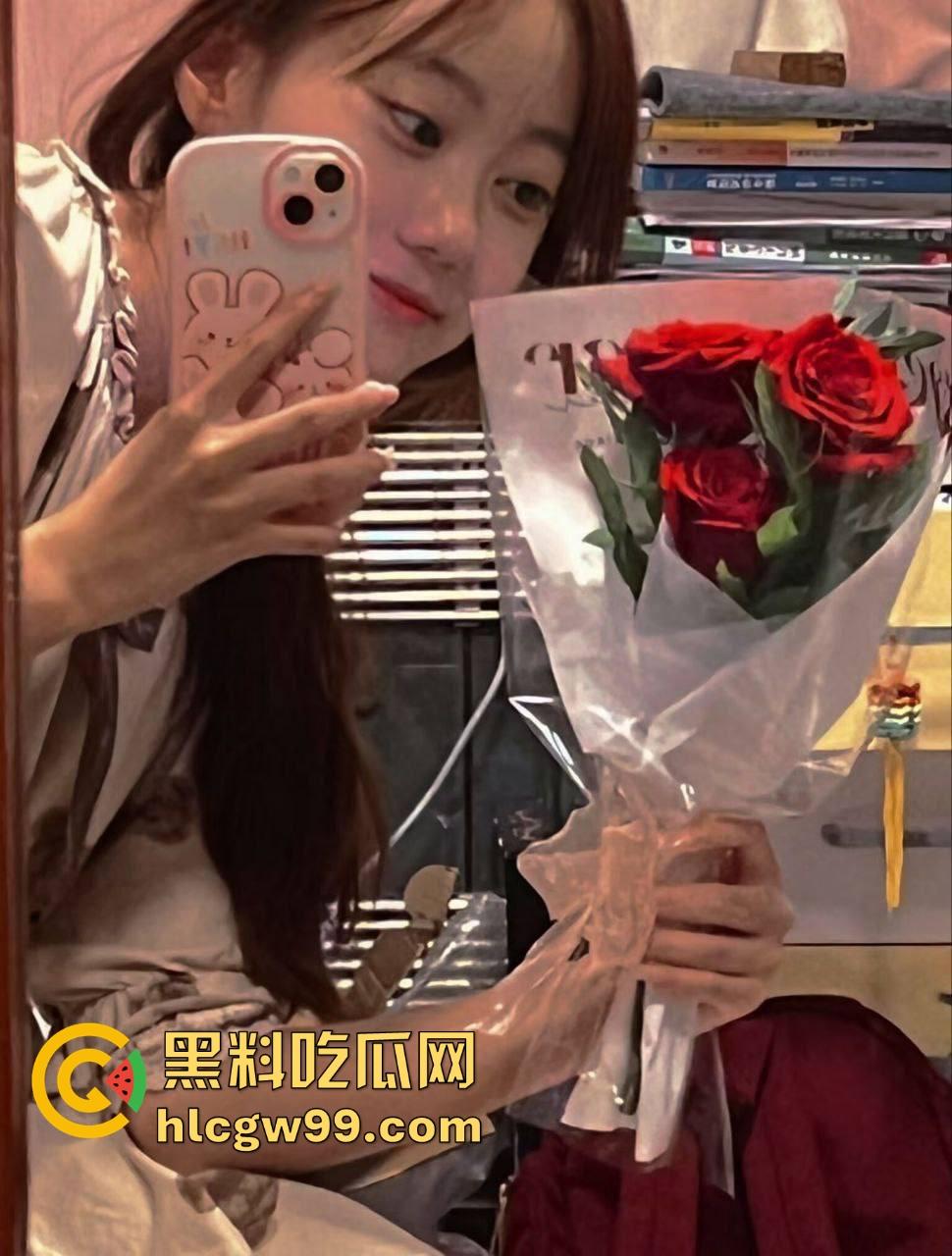 山东烟台学生妹【田诺怡】云盘泄密，曲曲式啪啪全纪录，口交足交样样精通，被男友爆操内射送进国产区！-3