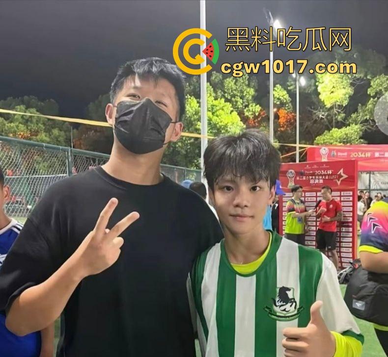 曾经被誉为国足未来的【詹景源】5P空姐黑料被曝！与32岁空姐的恋情，还组织5p淫啪，21秒完全露脸视频全网首曝！-22