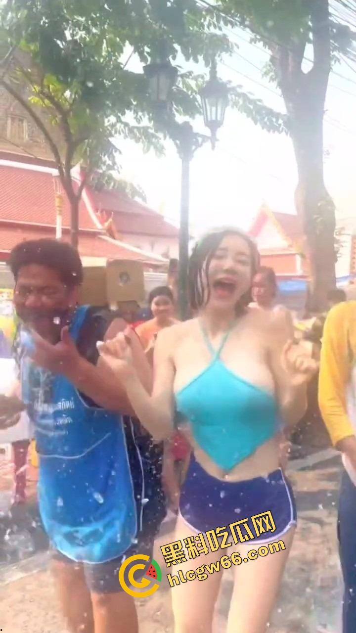 柬埔寨泼水节变成湿身骚趴,夜店女王DJ 『SODA』遭全场狂射,白T湿透巨乳炸出,奶头凸点全场沸腾!-24
