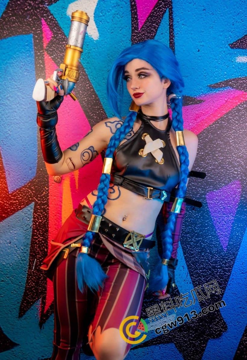 美女博主COS金克斯引爆全网关注:高超口技、诱人翘臀与神秘白虎穴,精彩绝伦的性爱场面让网友热议不已-8