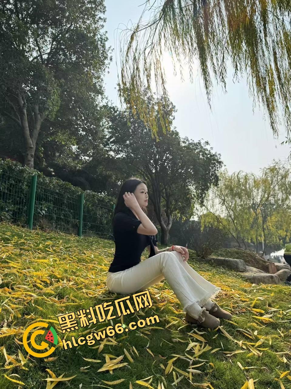 武汉【李露露】被开发半年从普通女生变成性奴母狗,一边打电话一边被爆操,SM羞耻玩法越玩越野!-2