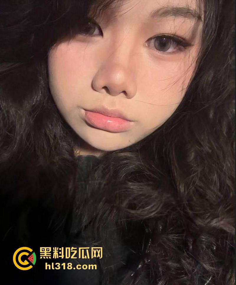 广西巨乳嫩妹【林肖】调教视频流出，极骚母狗露脸揉奶，微胖大奶引入注目，上位骑乘假屌自慰，十分淫荡！-4