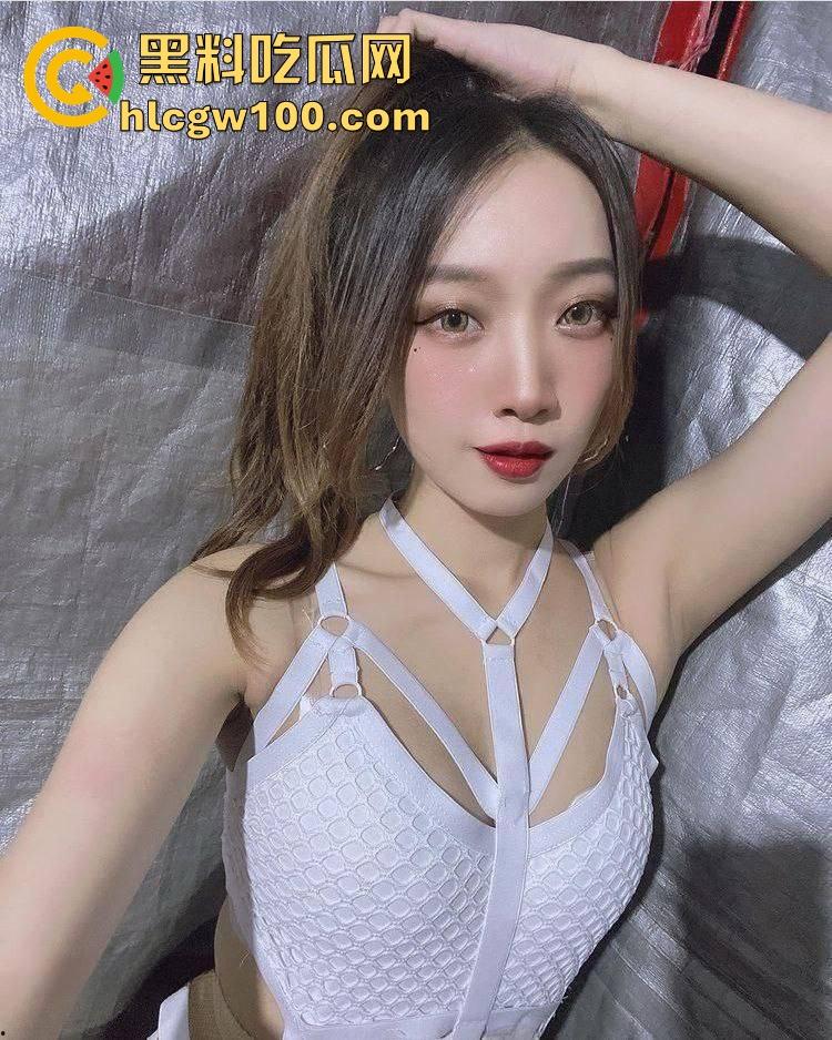 辽宁『黄安安』隆胸假体 医美憋出的胸缩水成A杯，胸没抓爆却自爆这假雷炸得比真雷还响，缩水成两坨干瘪豆腐渣！-6