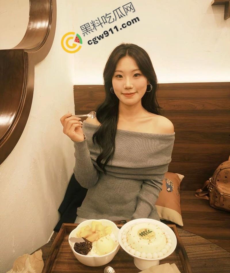 河南师范大学学妹【范静静】楼道狂野激情:窗前跪姿深喉,翘臀无套爆操,呻吟不断,血脉偾张爆裂-1