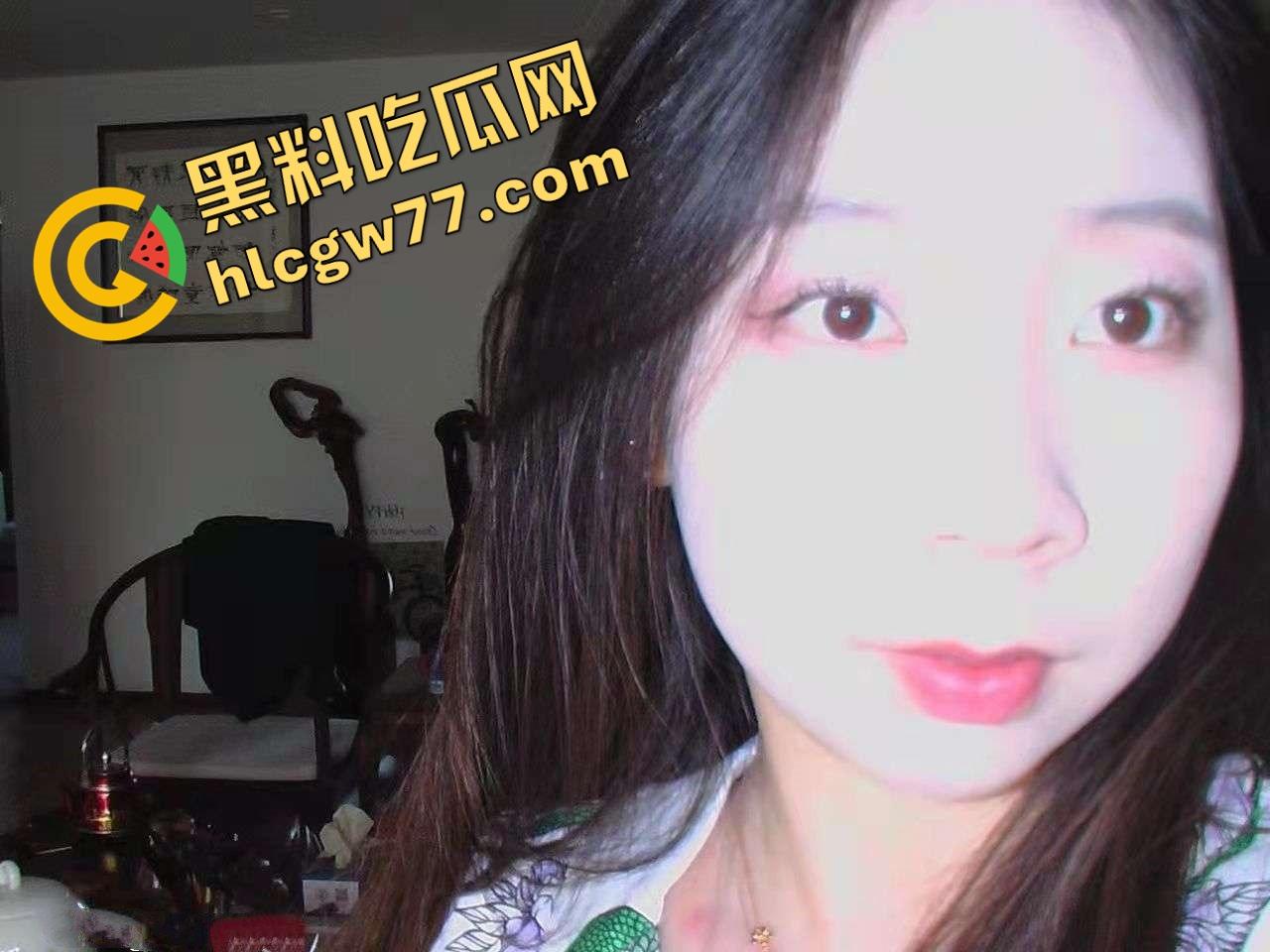 湖北二本院校女大学生【刘雪】表面乖乖女,私下白丝制服掰逼自拍,骚穴毛多唇歪,反差母狗本狗!-3