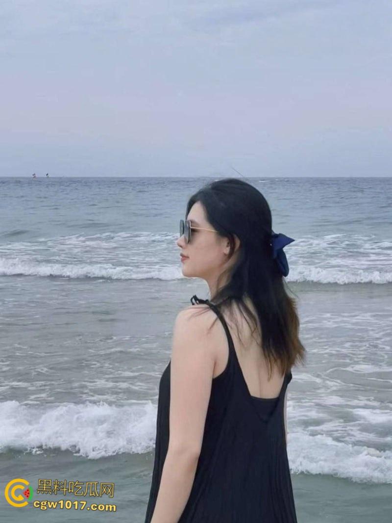 江苏常熟母狗李鑫,风骚又拜金,仅为百元红包上演裸舞,在酒店狂野约炮,撅起圆润的翘臀被金主蹂躏骚穴!-2