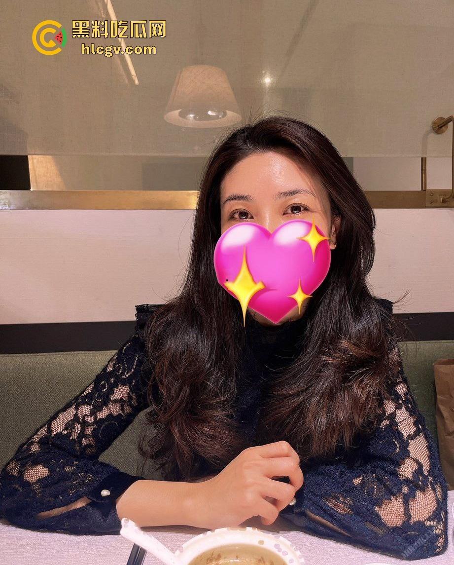 厦门极品御姐【夏青青】黑森林3P狂欢!骚母狗私拍曝光,姿势骚得让人顶不住!-1