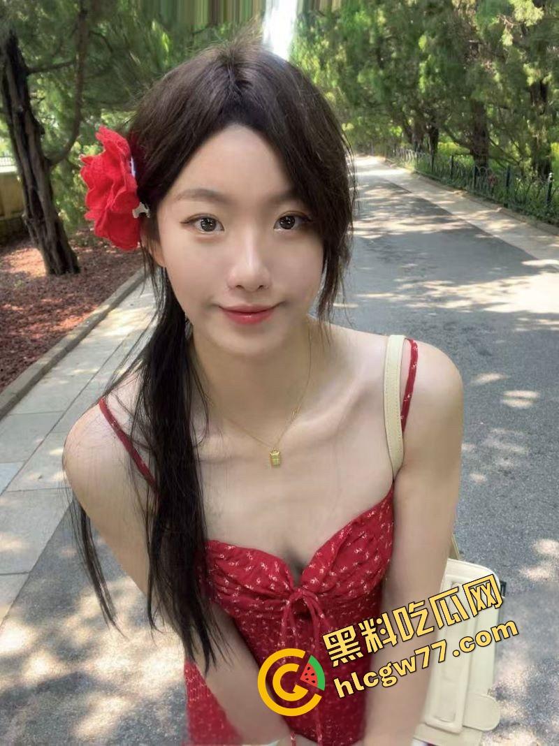 舔狗舔到绿帽飞起，纯爱战士供女友考研打3份工，她却怀上炮友孩子，纯爱战士怒爆女狗实锤！-4