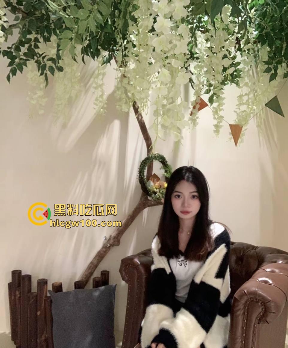 抖音网红『 一直丸』曝光,岭南职院清远校区陈佳怡靠旅拍上位,传言只要能带她旅游就能睡,现正陪金主哈尔滨狂欢!-8