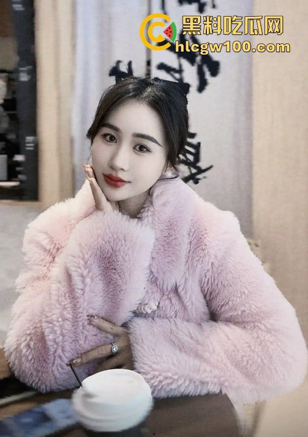 湖北荆门奶茶店茶颜悦色老板娘『吴浩然』出轨男店员,监控拍下偷吃舔逼全程,奶茶没火但骚操作把店送上热搜!-17