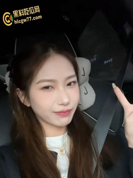 海南万宁抖音妖精【李倩倩Aplexy】酒店偷情翻车!老公抓奸床戏现场,床单凌乱真相辣眼!-4