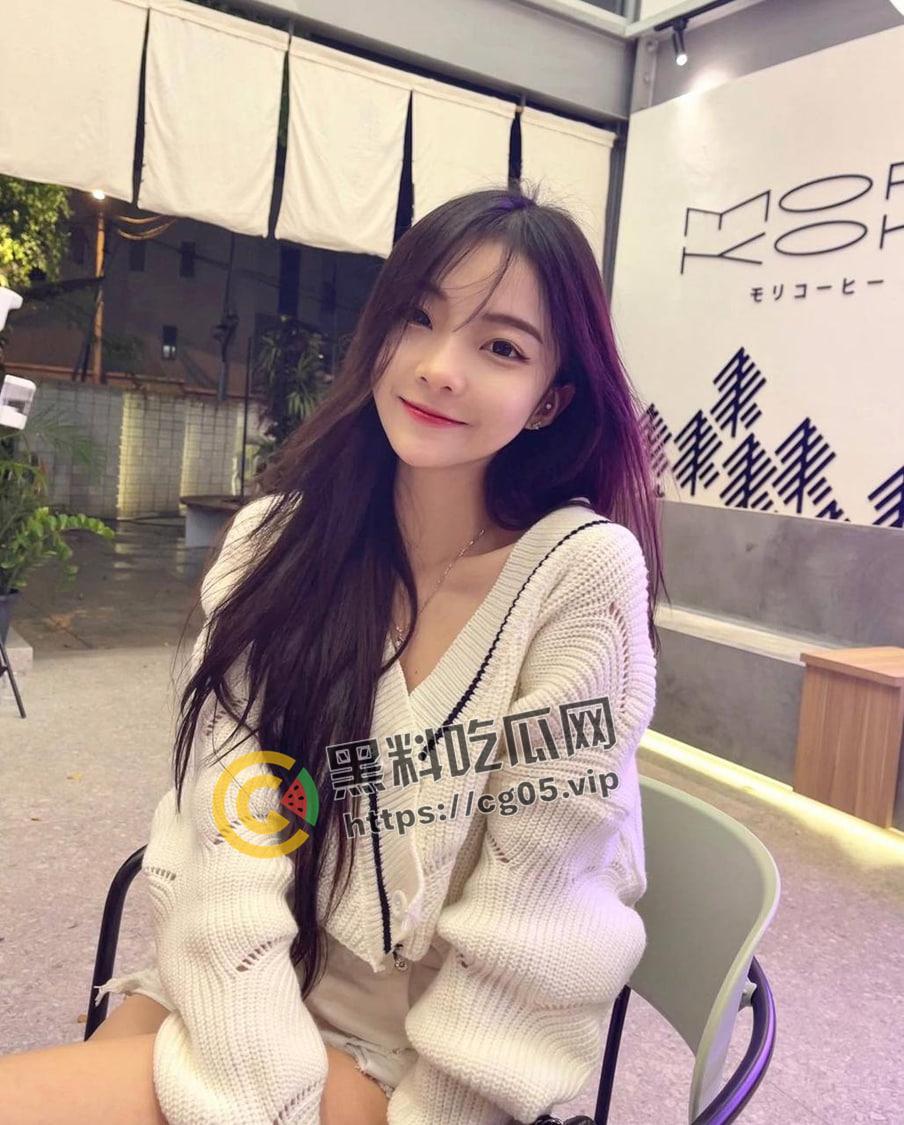 马来西亚INS 14W粉丝网红Wenyek用交友软件诈骗男粉丝感情和金钱!多次出轨给男友戴绿帽!性爱视频被流出!-5